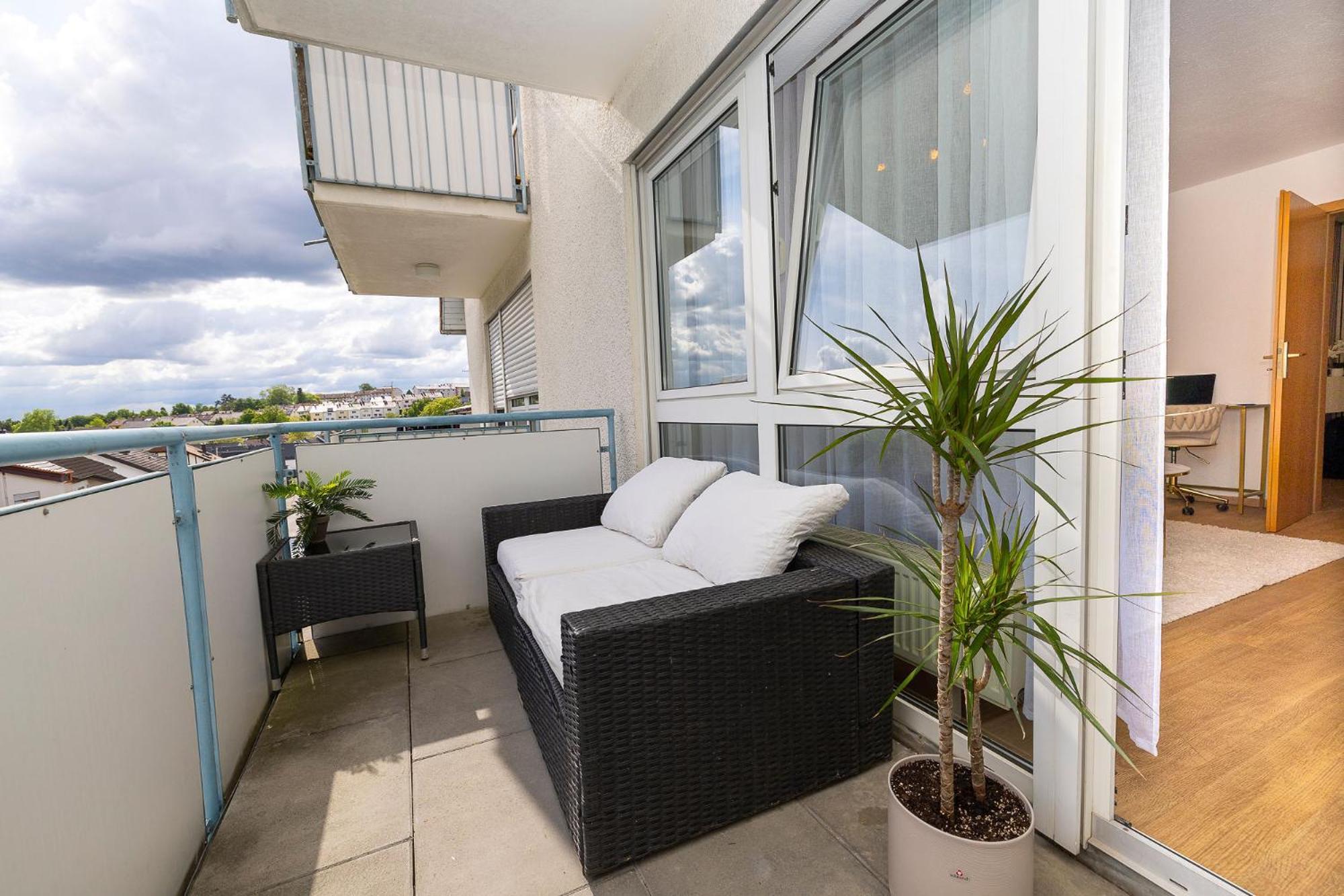 Luxx Home Bc, Zentral - Fuer 4 Personen - Balkon - Parken - Voll Ausgestattete Kueche Биберах-ан-дер-Рис Экстерьер фото