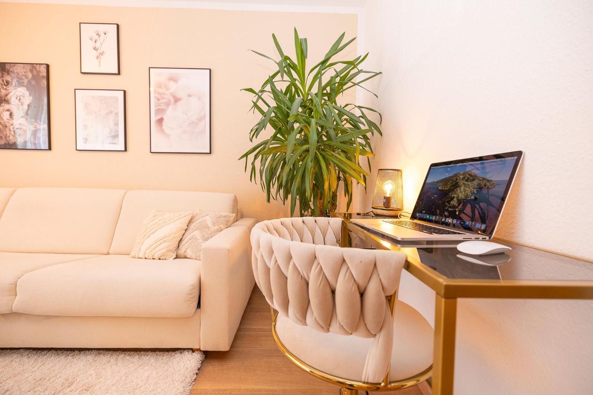 Luxx Home Bc, Zentral - Fuer 4 Personen - Balkon - Parken - Voll Ausgestattete Kueche Биберах-ан-дер-Рис Экстерьер фото