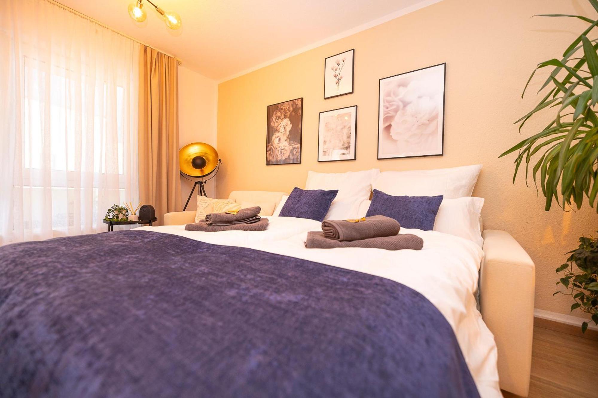 Luxx Home Bc, Zentral - Fuer 4 Personen - Balkon - Parken - Voll Ausgestattete Kueche Биберах-ан-дер-Рис Экстерьер фото