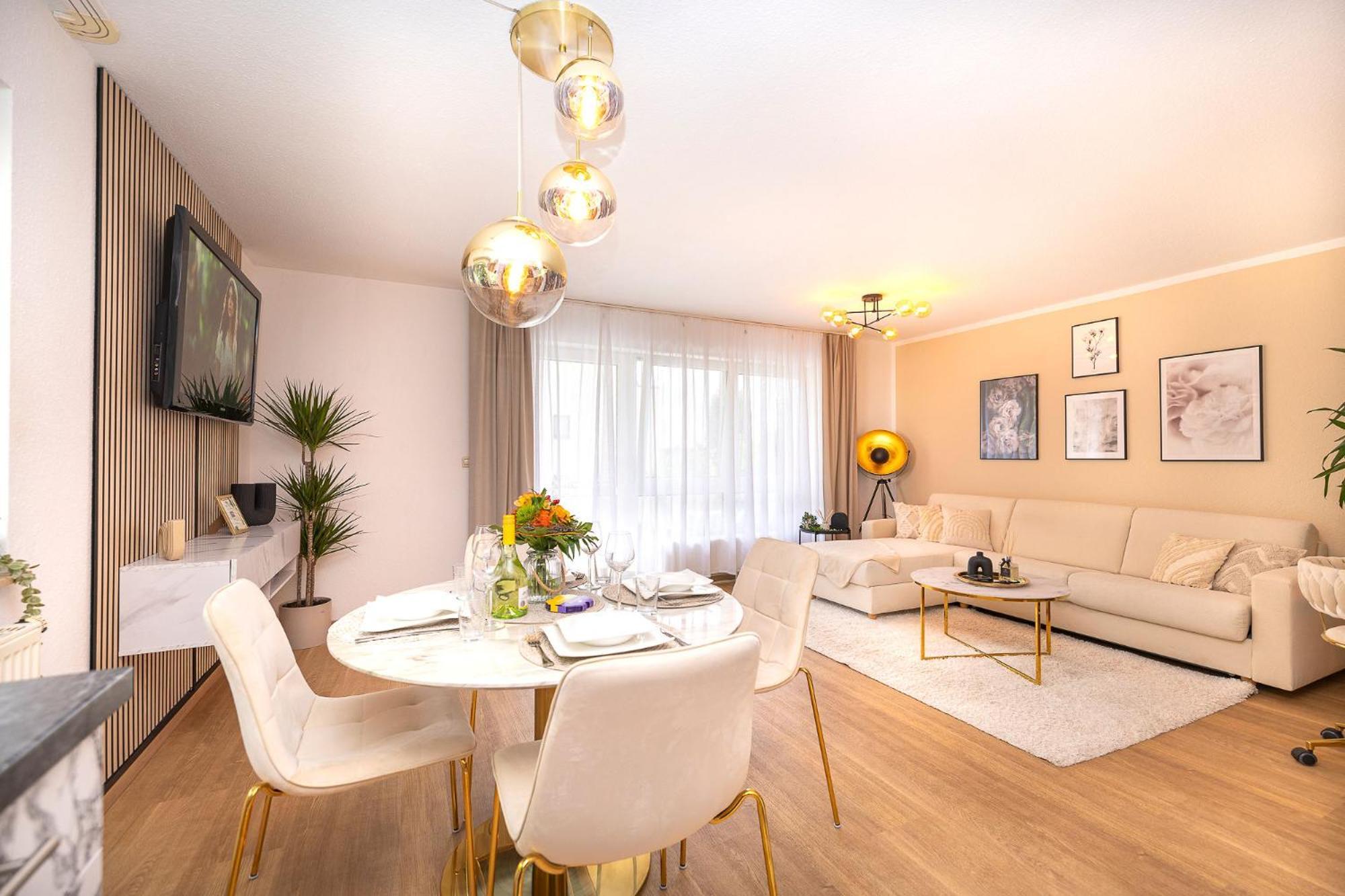 Luxx Home Bc, Zentral - Fuer 4 Personen - Balkon - Parken - Voll Ausgestattete Kueche Биберах-ан-дер-Рис Экстерьер фото
